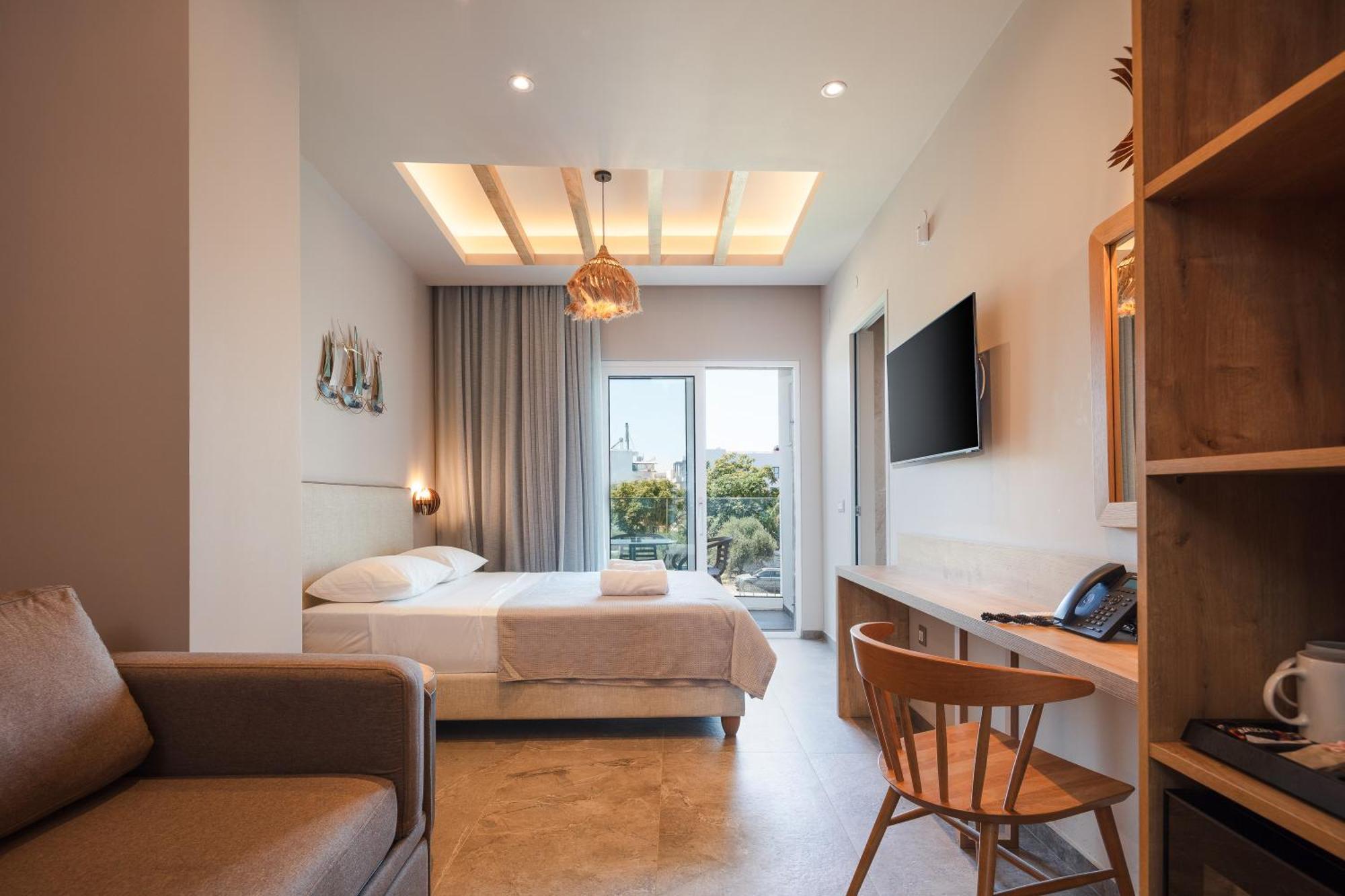 Skipper Beachfront Suites Hersonissos  Room photo