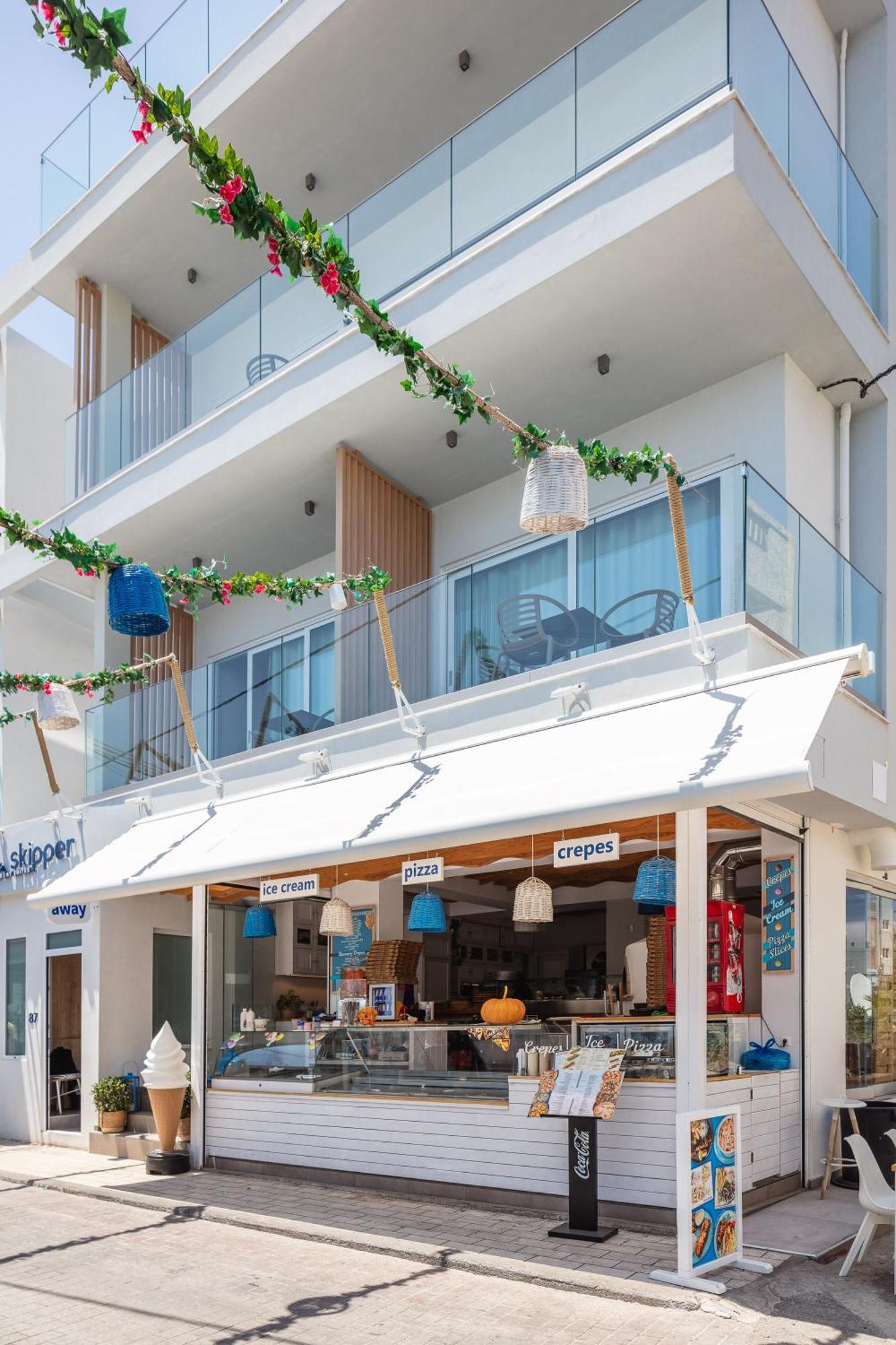 Skipper Beachfront Suites Hersonissos  Exterior photo