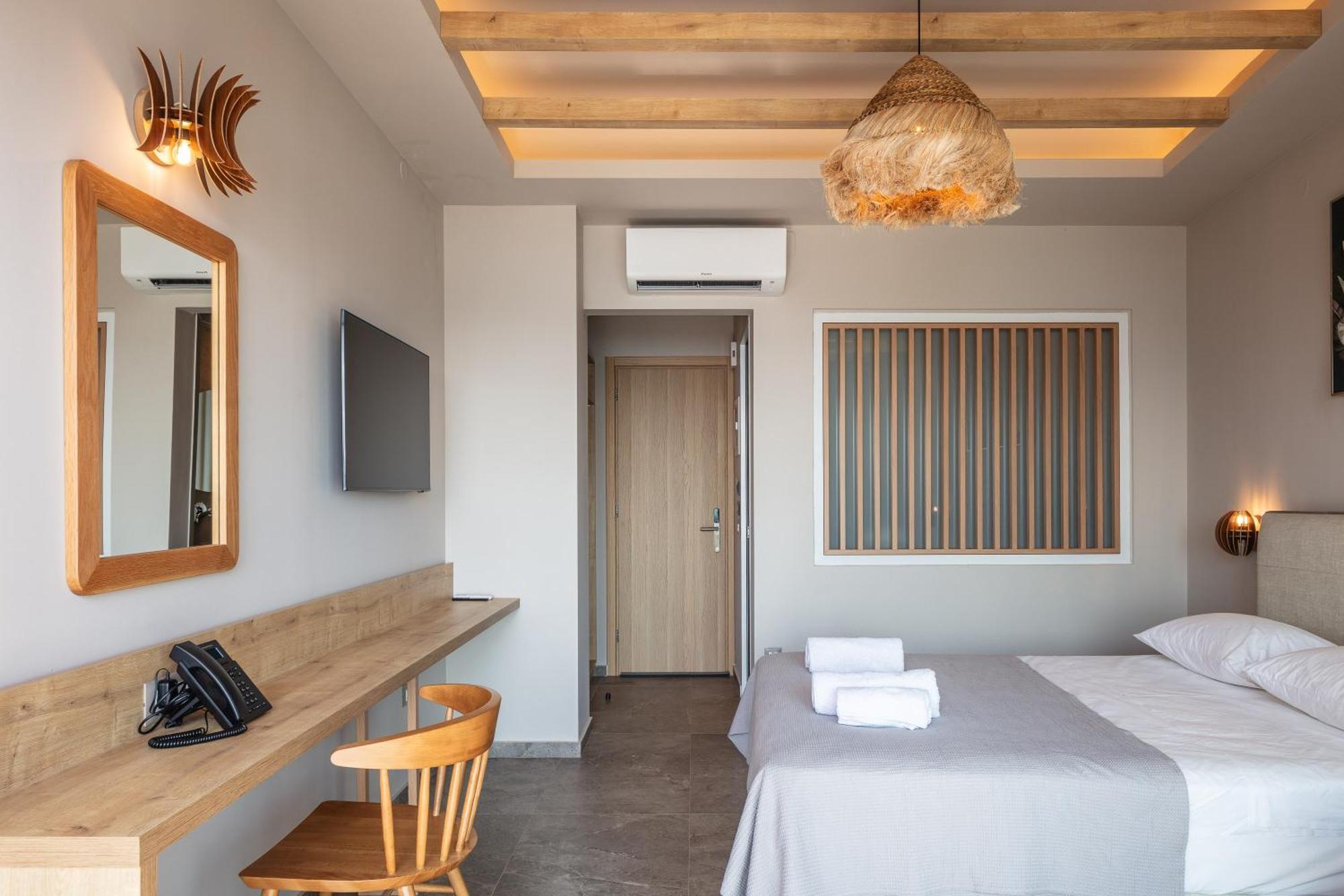 Skipper Beachfront Suites Hersonissos  Room photo