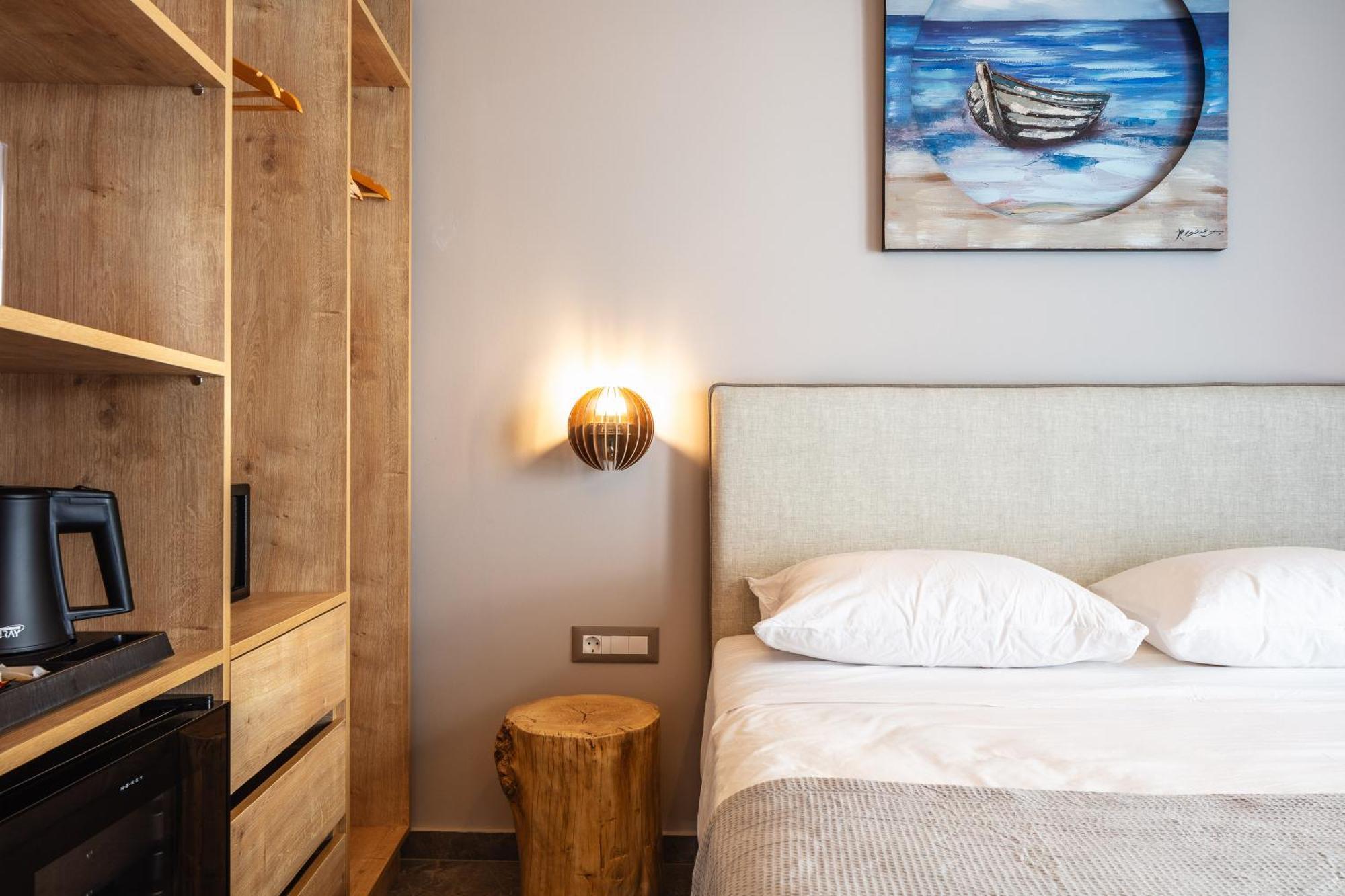 Skipper Beachfront Suites Hersonissos  Exterior photo