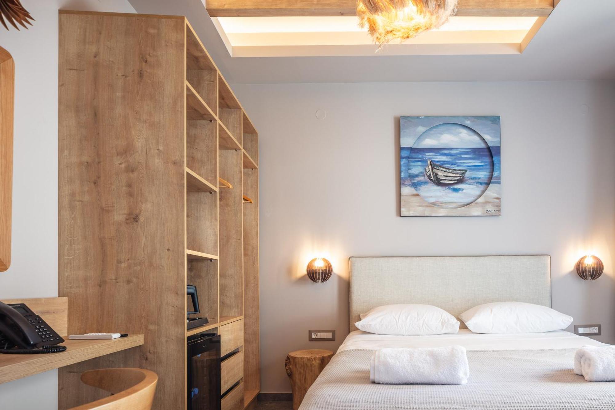 Skipper Beachfront Suites Hersonissos  Room photo
