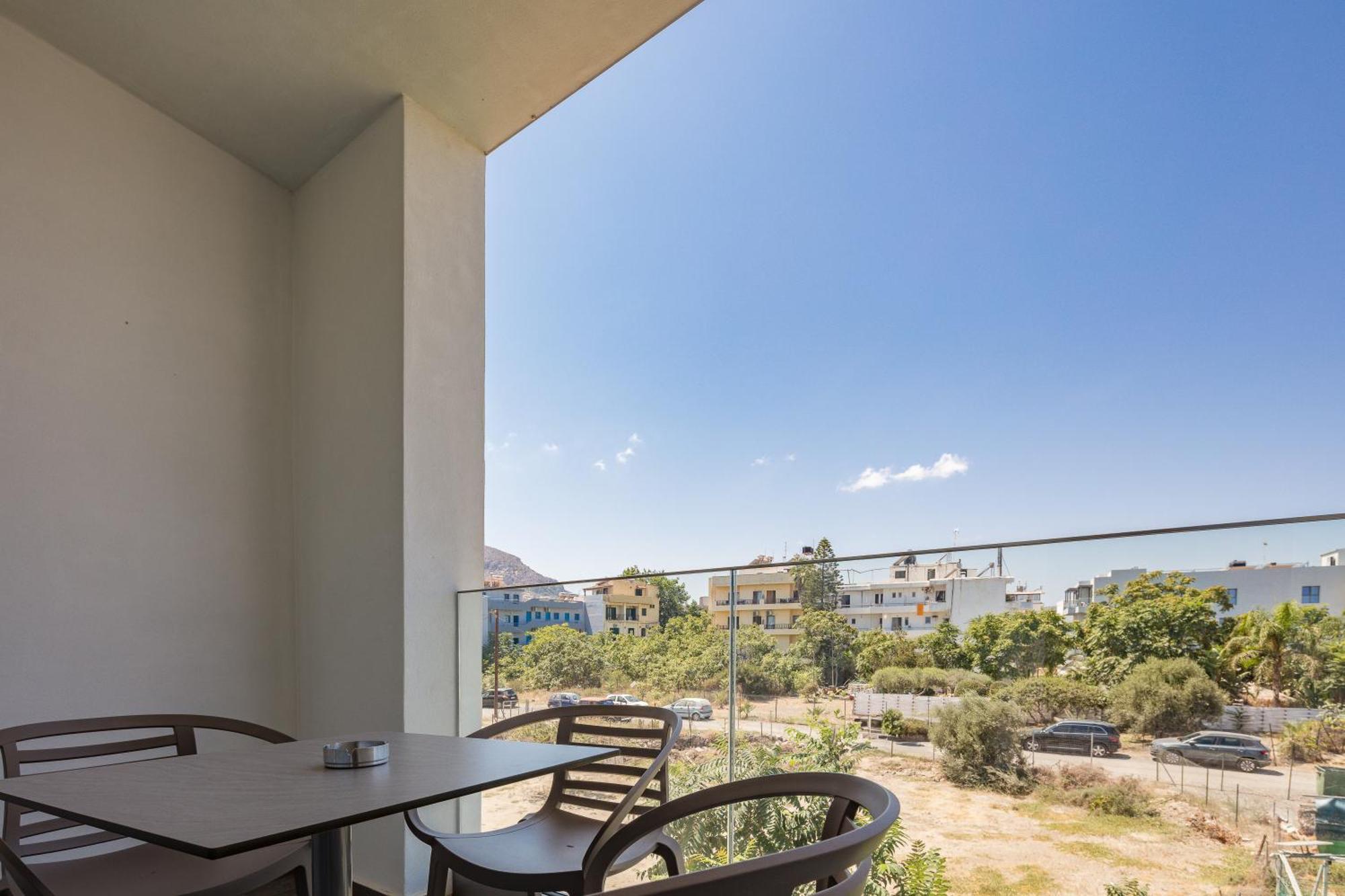 Skipper Beachfront Suites Hersonissos  Room photo