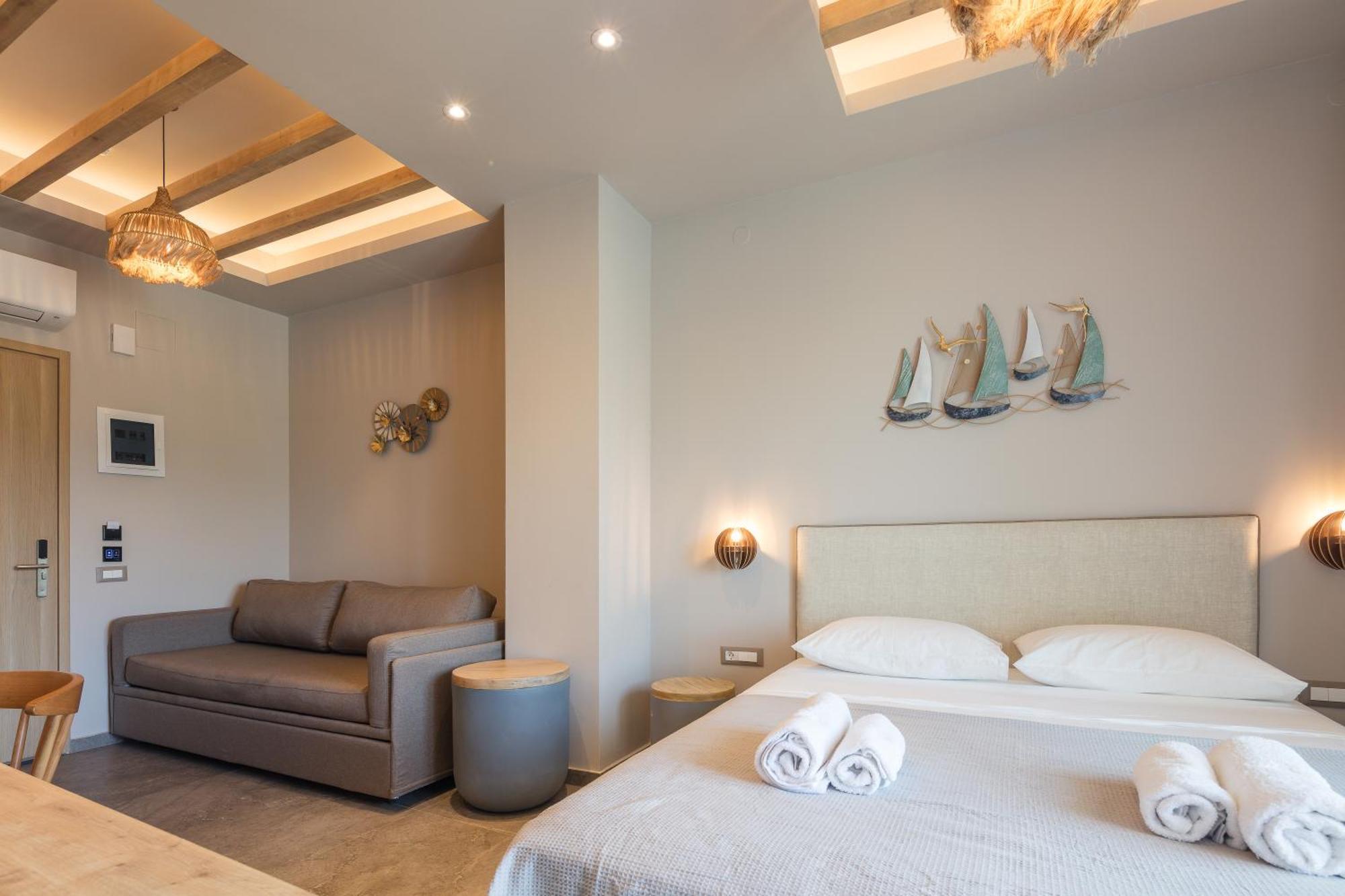 Skipper Beachfront Suites Hersonissos  Room photo