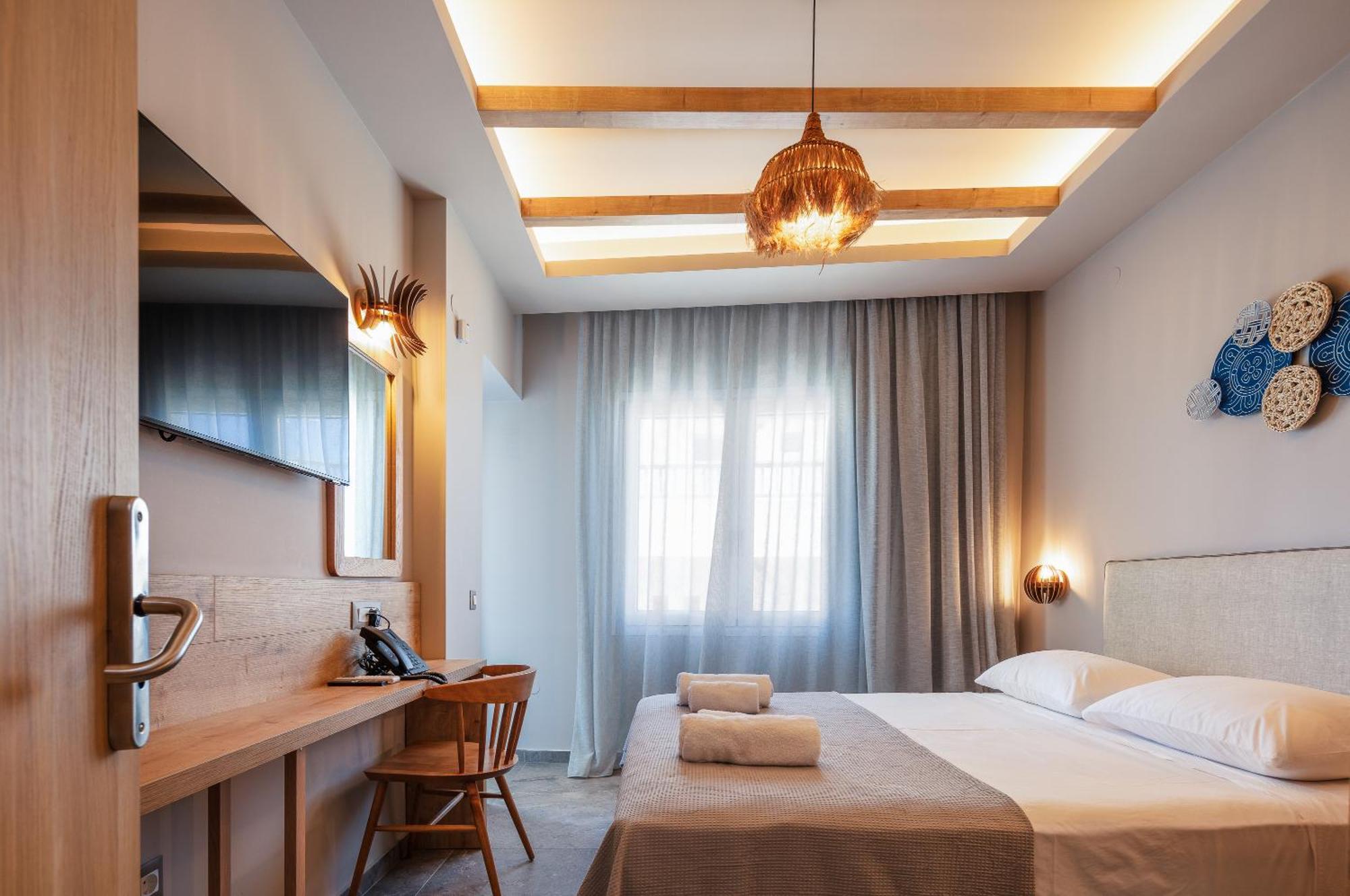 Skipper Beachfront Suites Hersonissos  Room photo