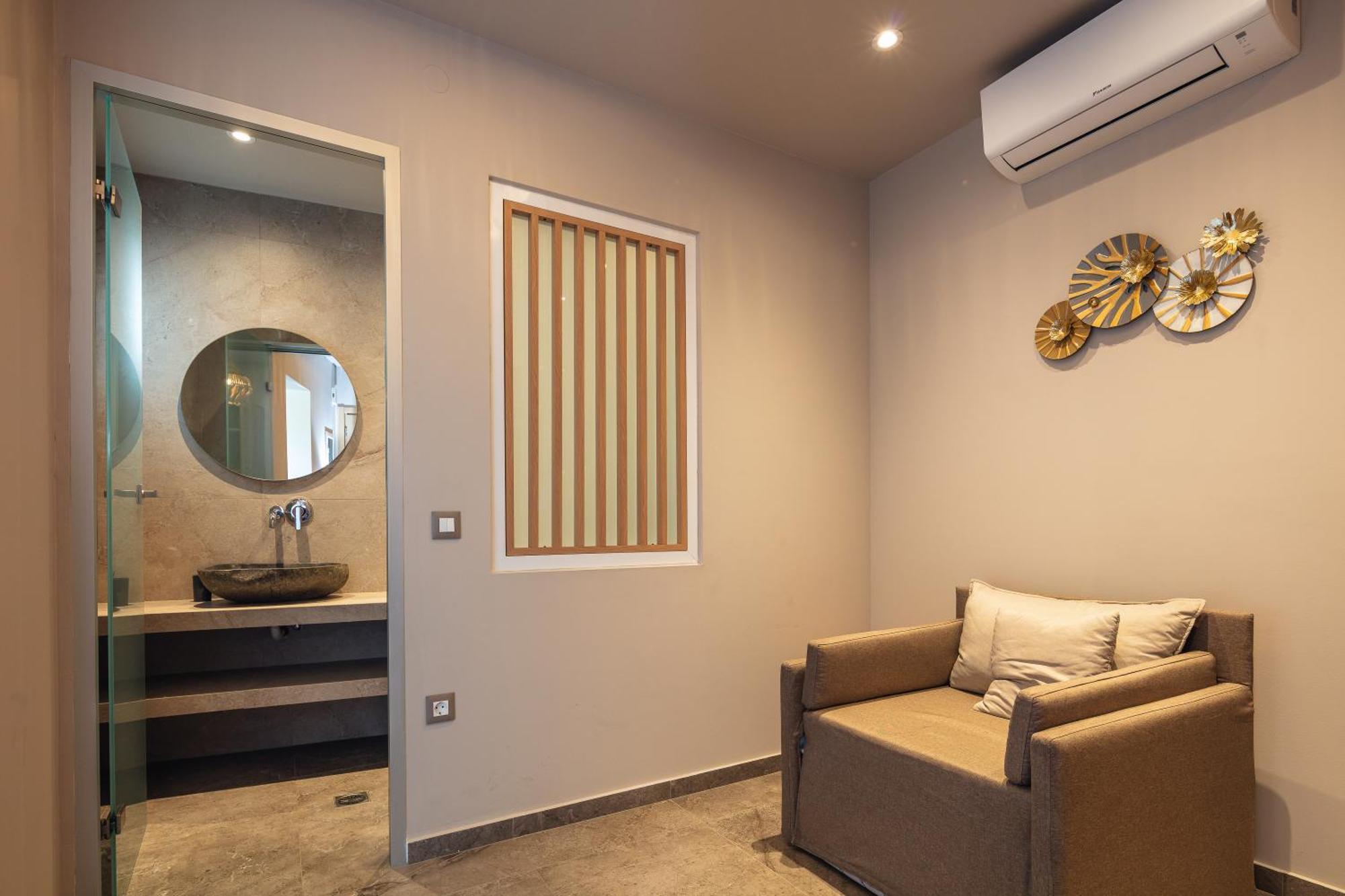 Skipper Beachfront Suites Hersonissos  Room photo