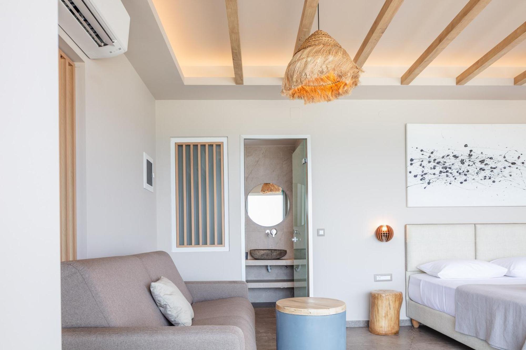 Skipper Beachfront Suites Hersonissos  Exterior photo